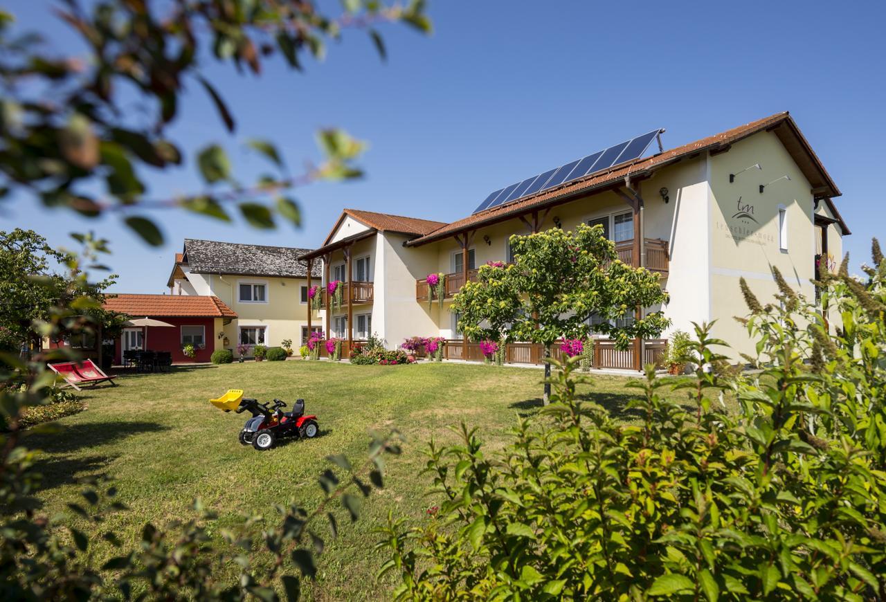 Hotel-Restaurant Teuschler-Mogg Bad Waltersdorf Inklusiv Genusscard Exteriér fotografie